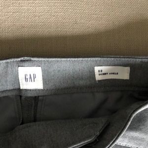 GAP Pants - Gap NWT Skinny Ankle Pants Size 2 Gray GAP Pants - Gap NWT Skinny Ankle Pants Size 2 Gray
